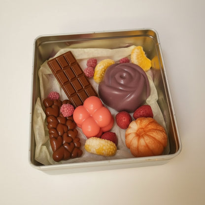 Deko-Seifenset „Sweet Moments“ – Handgemacht, Schoko-Beeren-Duft, Weihnachtsdose