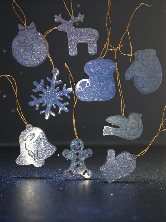 Weihnachtsbaumschmuck-Set – 9 perlmuttblaue Harz-Anhänger mit Relief