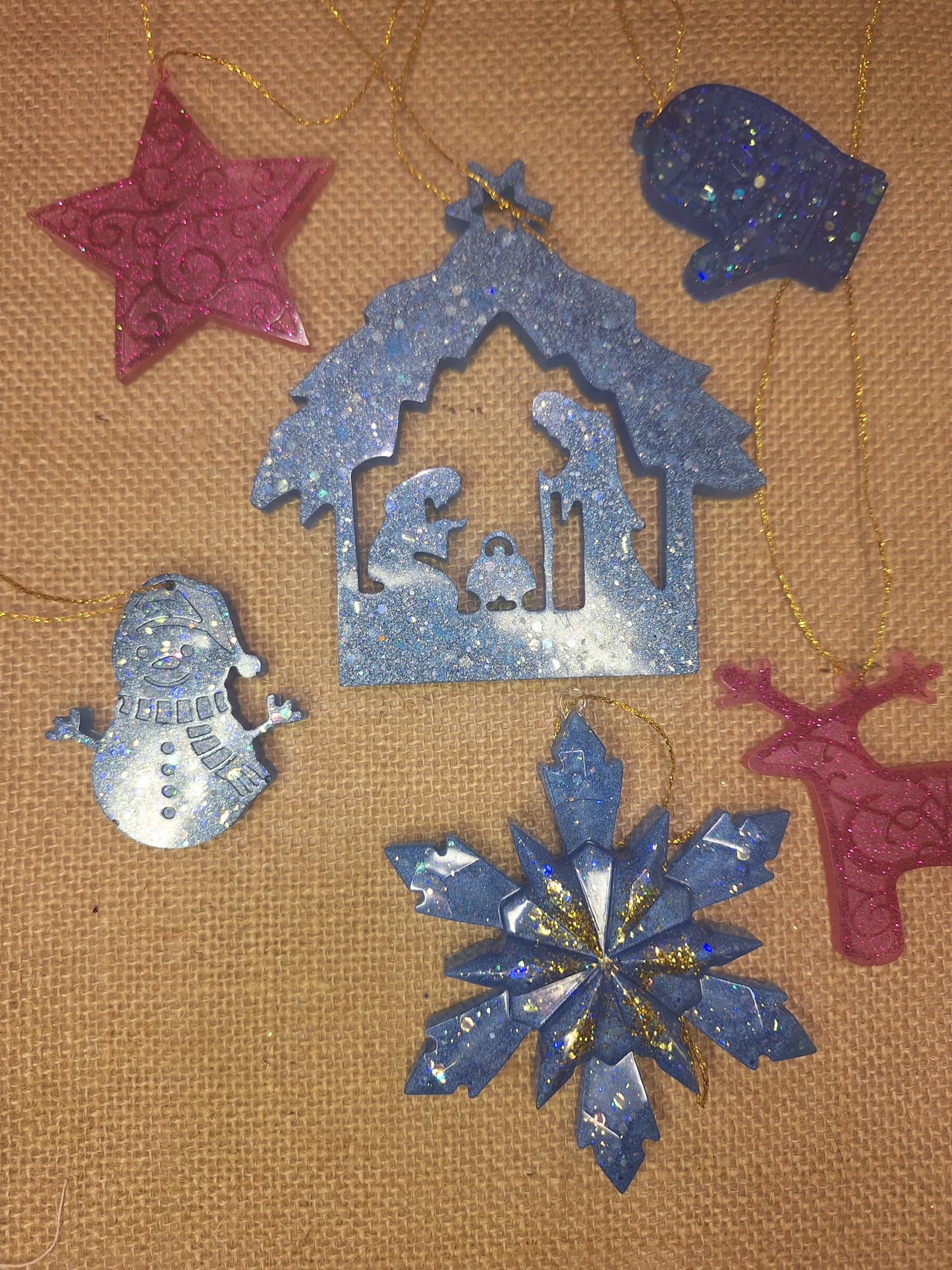 Weihnachtsbaumschmuck-Set – 6 glitzernde Harz-Anhänger, perlmutt & bunt