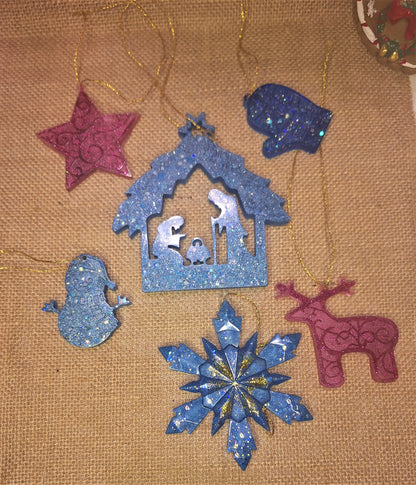 Weihnachtsbaumschmuck-Set – 6 glitzernde Harz-Anhänger, perlmutt & bunt