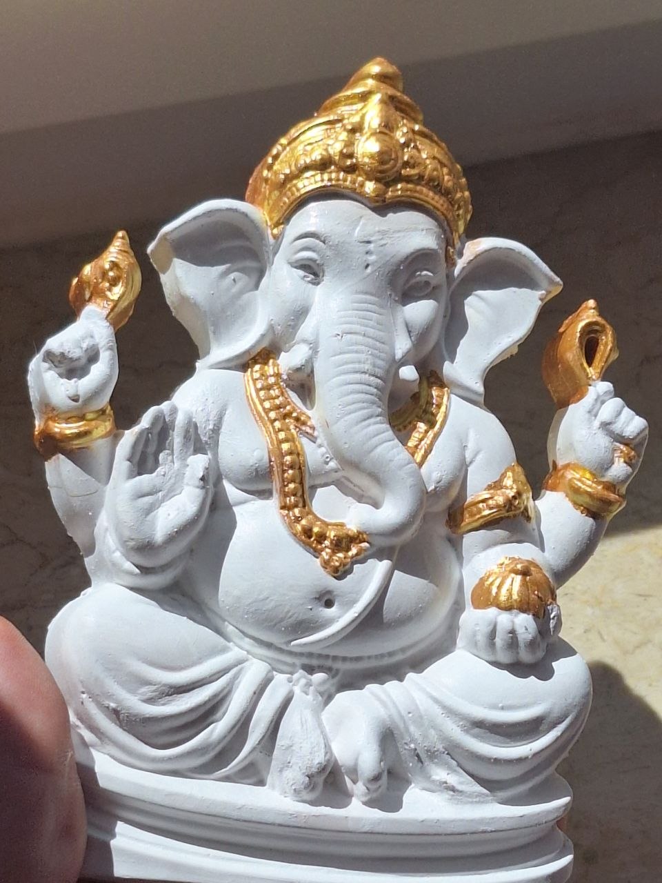 Handmade Shri Ganesha Statue – White & Gold