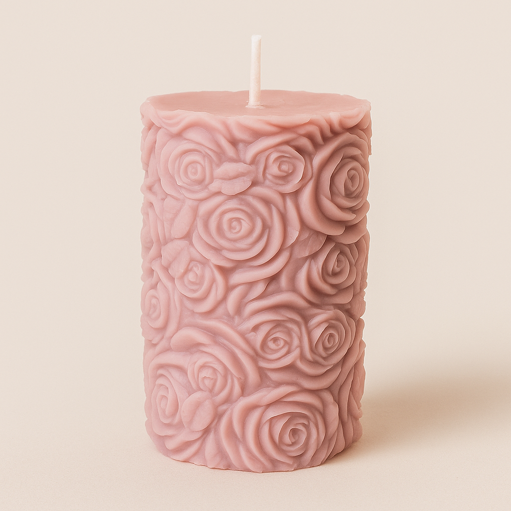 Handgefertigte Kerze „Rosengarten“ – Beige & Bordeaux – 8 cm | Elegante Advent- & Weihnachtsdeko