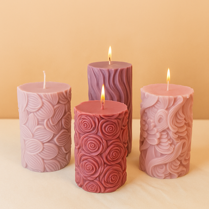 Handgefertigte Kerze „Rosengarten“ – Beige & Bordeaux – 8 cm | Elegante Advent- & Weihnachtsdeko