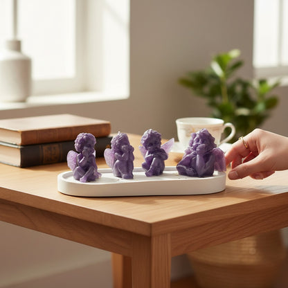 Geschenkset „Engels-Set“ | Sojakerze, 4 Engelsfiguren aus Harz, Gips-Tablett