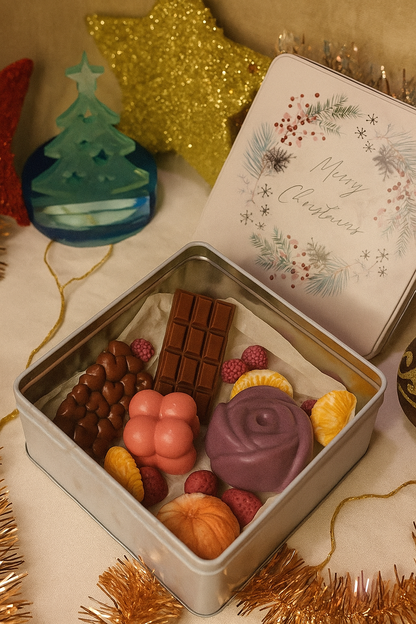 Deko-Seifenset „Sweet Moments“ – Handgemacht, Schoko-Beeren-Duft, Weihnachtsdose