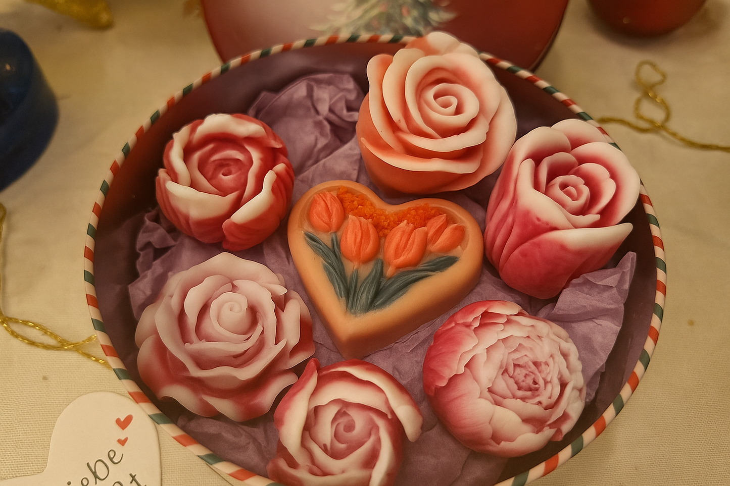 Deko-Seifenset „Zarte Tulpen“ – Handgemacht, Floral, Geschenkidee