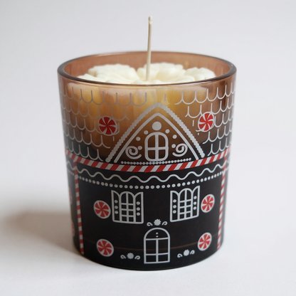 Kerzenset „Winterhäuschen Duo“ – 2× Glas-Kerzen mit Schneeflocke | Violett & Weiß | 170 g Wachs | Weihnachtsdeko