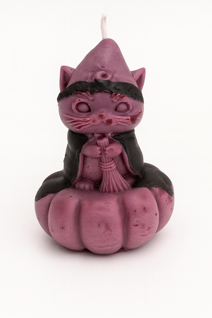Kerze „Zauber-Kater auf Kürbis“ – Handgemacht, Halloween Deko, Naturwachs