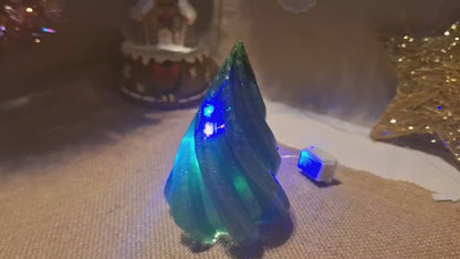 Светящаяся декоративная ель из эпоксидной смолы – 12 см, с гирляндой.