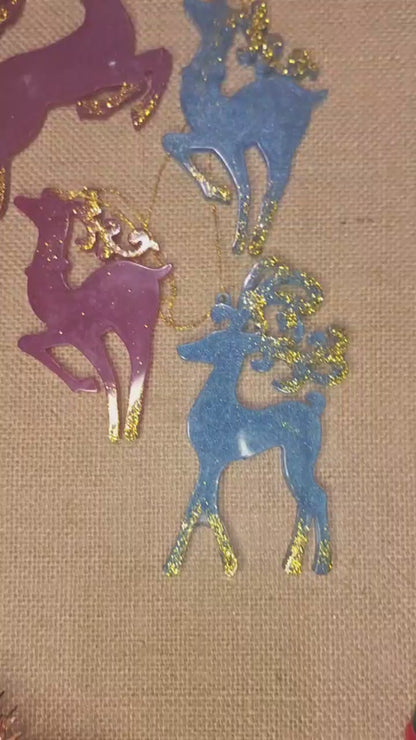 Rentier-Anhänger Set – 4 glitzernde Harzfiguren, 12 cm