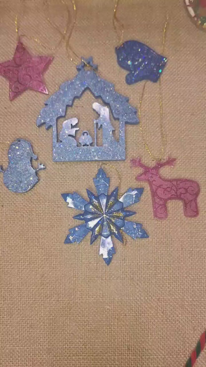 Weihnachtsbaumschmuck-Set – 6 glitzernde Harz-Anhänger, perlmutt & bunt