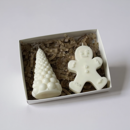 Geschenkset „Winterfreude“ – Figurenkerze & Tannenbaum aus Sojawachs | Handgemacht